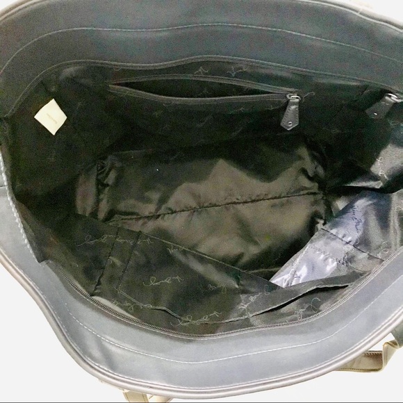 Vera Bradley Vinyl Floral Pattern Oversized Tote - Picture 6 of 6